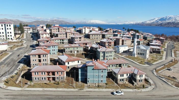i Elazığ'daki depremin merkez üssü Sivrice'de, TOKİ konutları tamamlandı