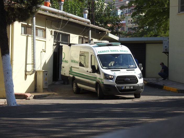 Gaziantep'te başına taş isabet eden genç adam kurtarılamadı