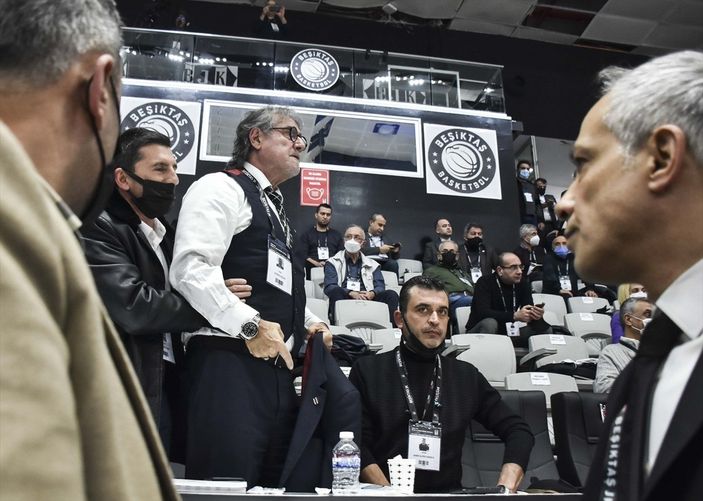 Beşiktaş kongresinde kavga çıktı