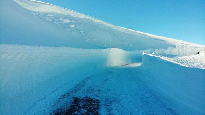 İ Muş'ta kar kalınlığı 4 metreyi aştı