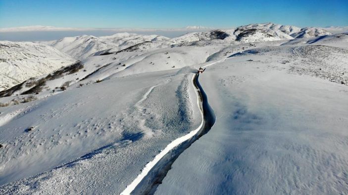 İ Muş'ta kar kalınlığı 4 metreyi aştı