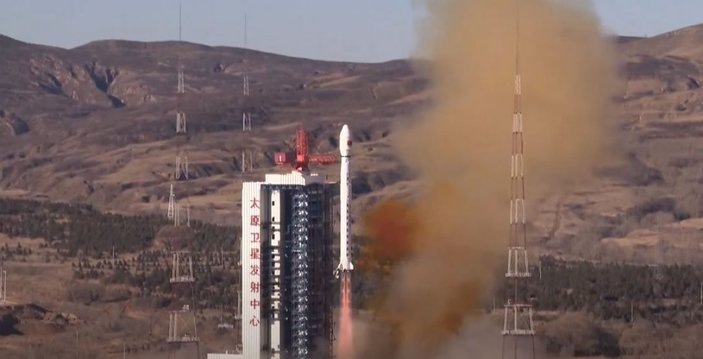 Çin, yer gözlem uydusunu fırlattı