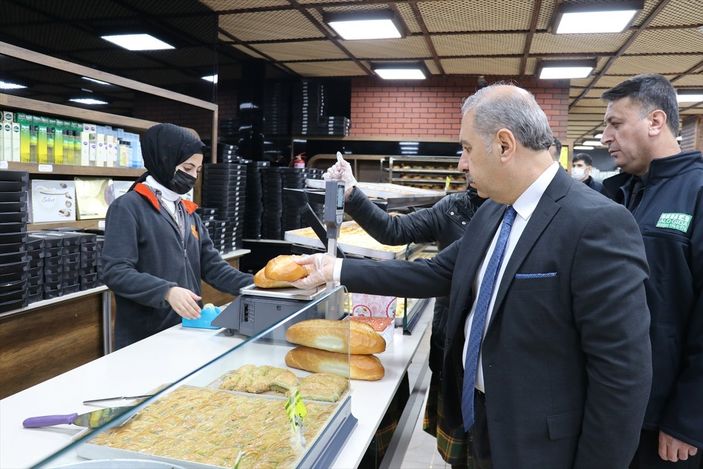 a Ekiplerden marketlerde 'fahiş fiyat ve kur indirimi' denetimi