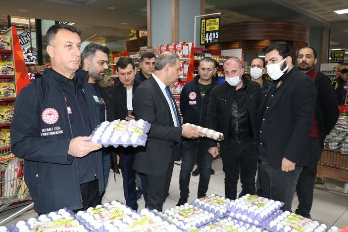 a Ekiplerden marketlerde 'fahiş fiyat ve kur indirimi' denetimi