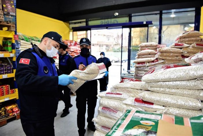 a Ekiplerden marketlerde 'fahiş fiyat ve kur indirimi' denetimi