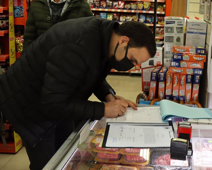 a Ekiplerden marketlerde 'fahiş fiyat ve kur indirimi' denetimi