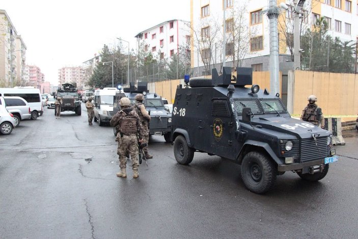 Diyarbakır'da polis merkezine pompalıyla saldıran şahıs tutuklandı