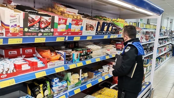 a Ekiplerden marketlerde 'fahiş fiyat ve kur indirimi' denetimi
