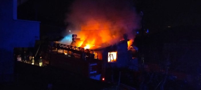 Tokat'ta iki katlı müstakil evde yangın