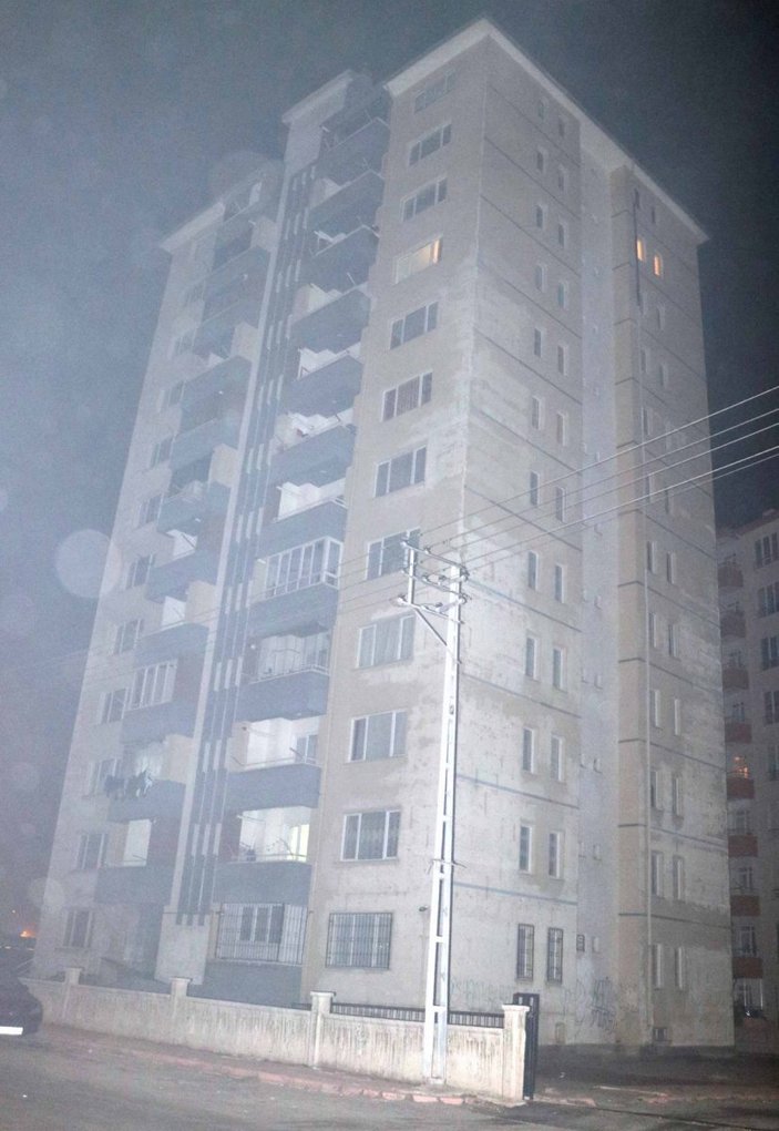 Kayseri'de sobadan yangın çıktı: 1 çocuk hayatını kaybetti, 4 kişi dumandan etkilendi