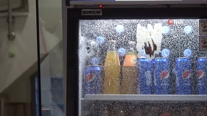 Adana'da kebapçıda çalışan husumetlisini işyerini basarak başından vurdu