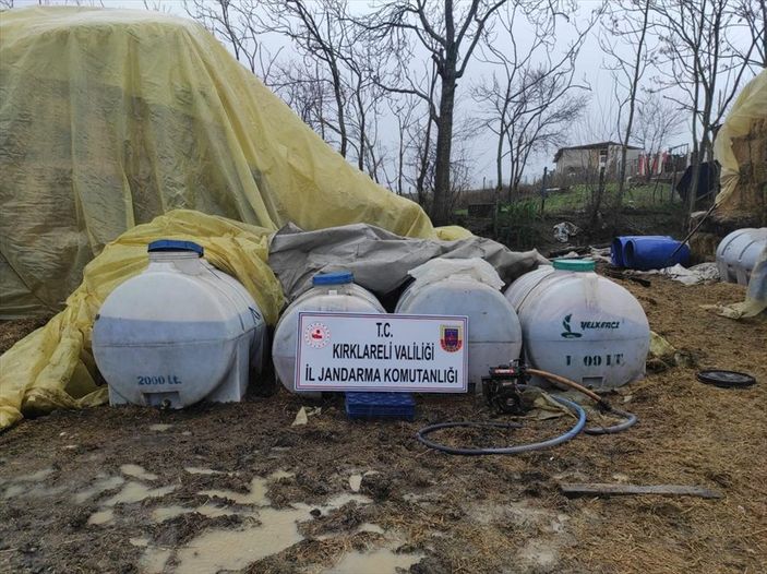 Kırklareli'nde 20 ton kaçak içki ele geçirildi