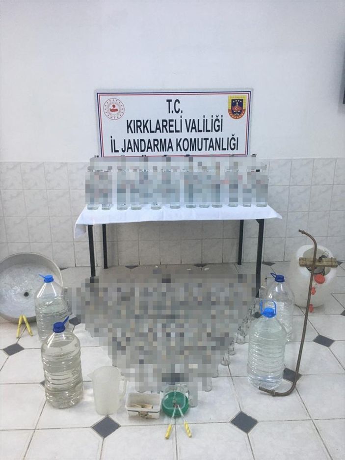 Kırklareli'nde 20 ton kaçak içki ele geçirildi
