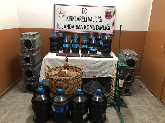 Kırklareli'nde 20 ton kaçak içki ele geçirildi