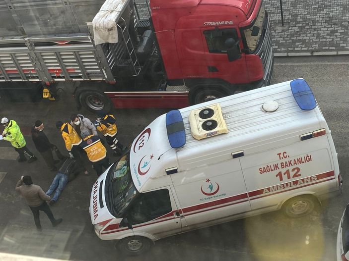 i Karabük'te yaya geçidini kullanan kişiye otomobil çarptı