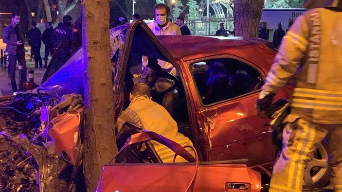 İstanbul'da metrobüsün motor kısmında yangın