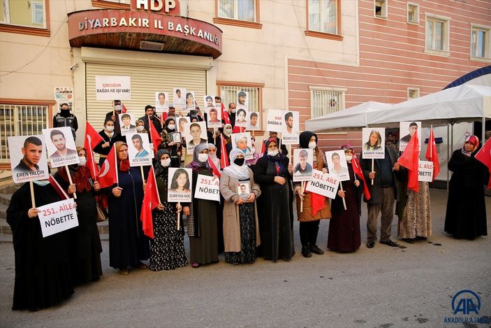 Diyarbakır'da evlat nöbetine bir aile daha katıldı