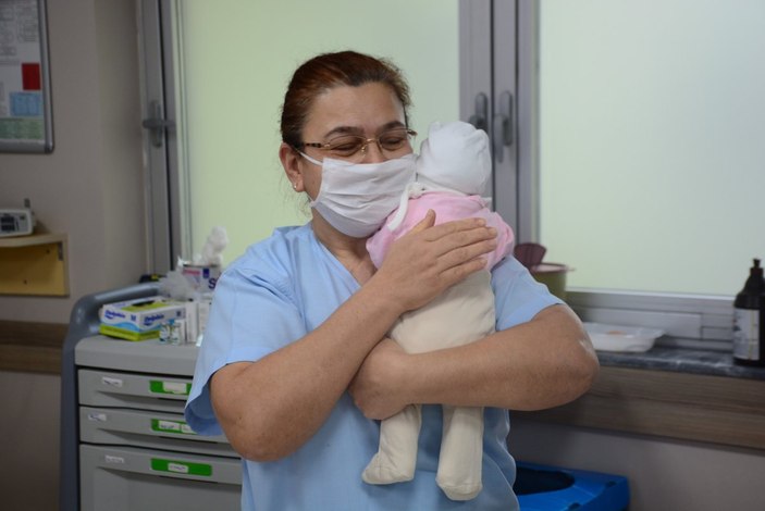 İzmit'te çantada bulunan bebek devlete teslim edildi