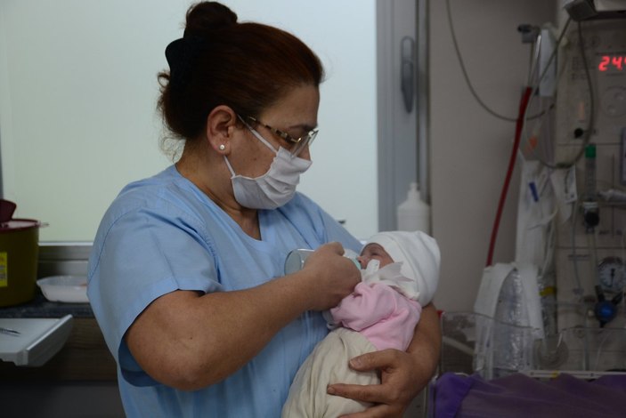 İzmit'te çantada bulunan bebek devlete teslim edildi