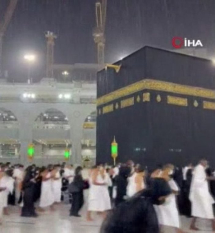 Mekke'de şiddetli yağış etkili oldu