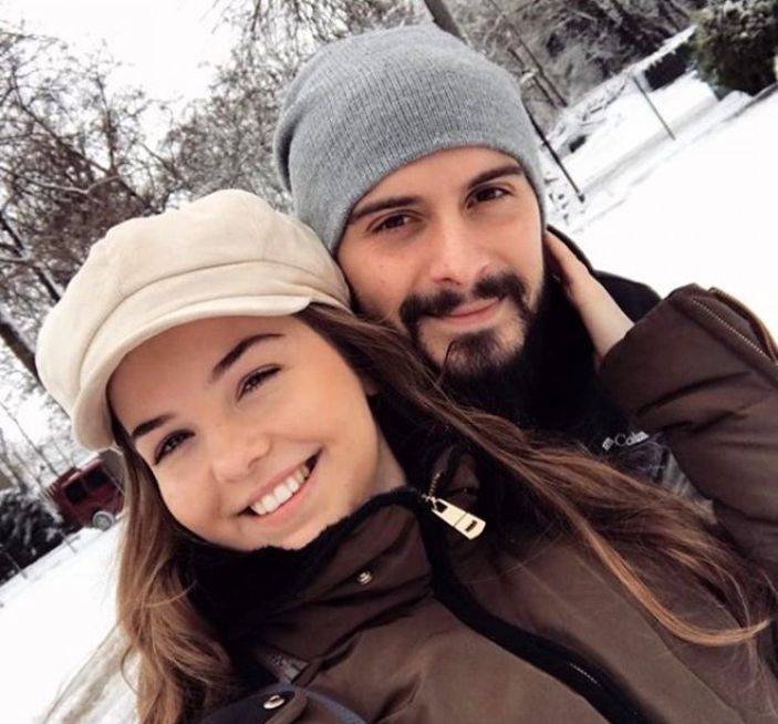 Sihirli Annem'in Ceren'i Selena'nın Leylası'ydı! Futbolcu eşi sosyal medyayı salladı...