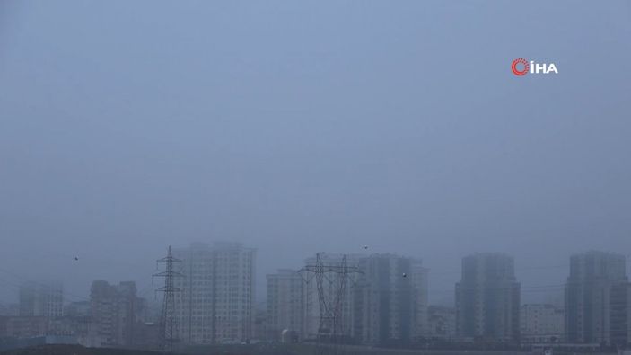 i İstanbul’da akşam saatlerinde sis etkili oldu