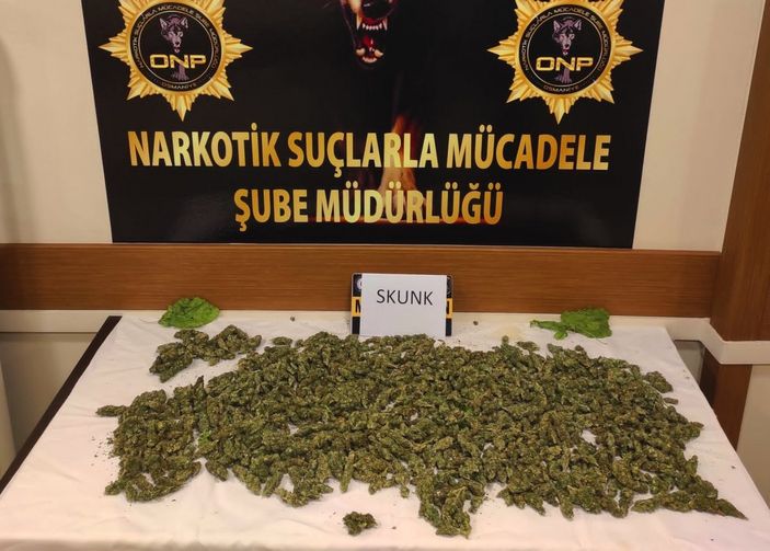 Osmaniye'de yolcu otobüsüne uyuşturucu operasyonu