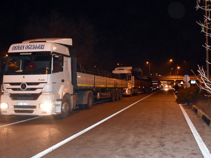 Kırıkkale'de kaza yerini temizleyen 2 işçiye otomobil çarptı