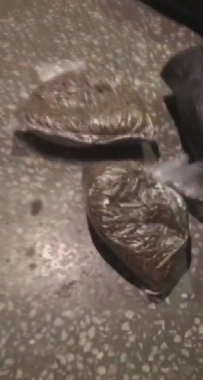 İ Kayseri'de uyuşturucu taciri anne-kız polise yakalandı