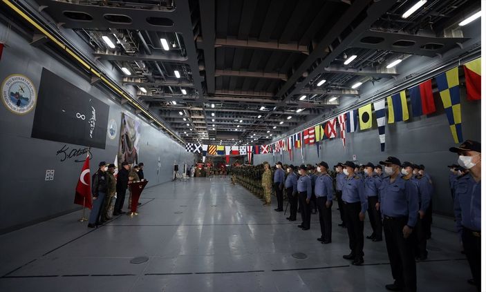 Hulusi Akar'dan Yunanistan'a 12 mil uyarısı