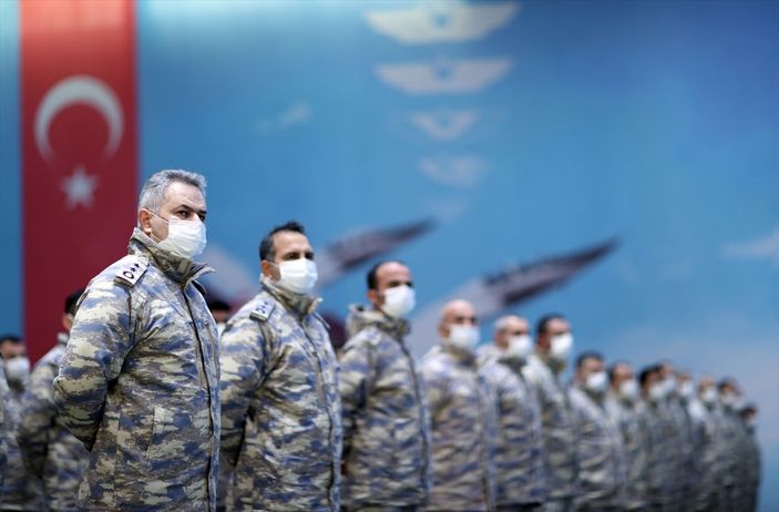 Hulusi Akar'dan Yunanistan'a 12 mil uyarısı