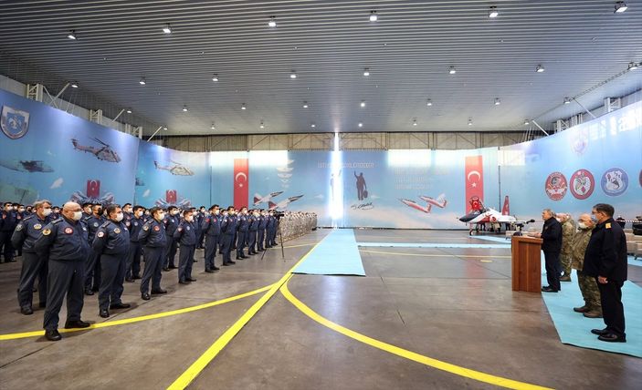 Hulusi Akar'dan Yunanistan'a 12 mil uyarısı