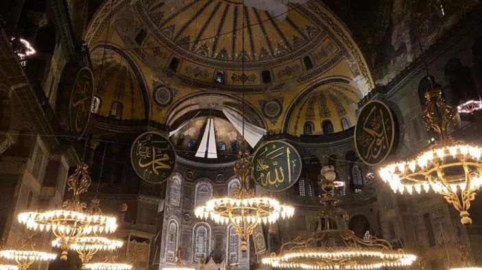 i Ayasofya'da 2022'nin ilk sabah namazı yoğunluğu