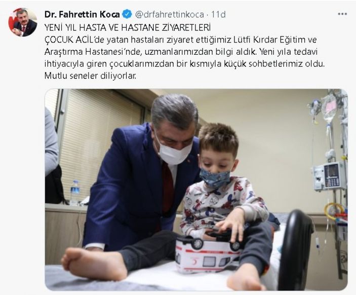 Sağlık Bakanı Fahrettin Koca, yılbaşı gecesinin hastanede geçirenleri ziyaret etti