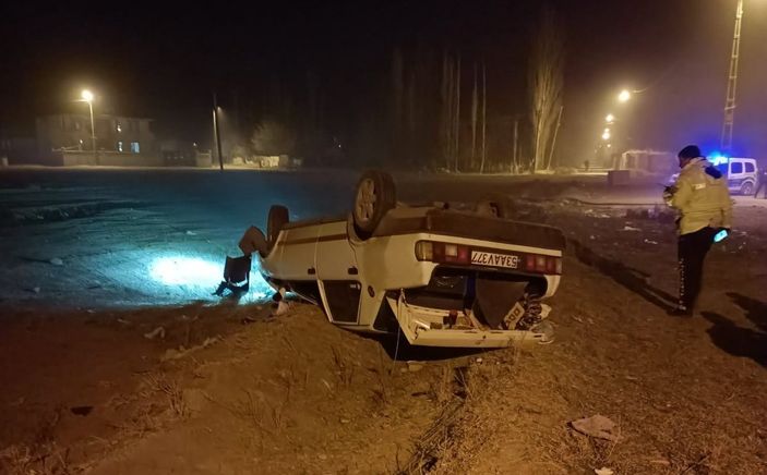 Iğdır'da oto fareleri polisten kaçarken kaza yaptı