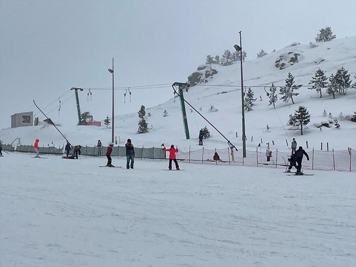 Kartalkaya'da kar yağışı etkili oldu