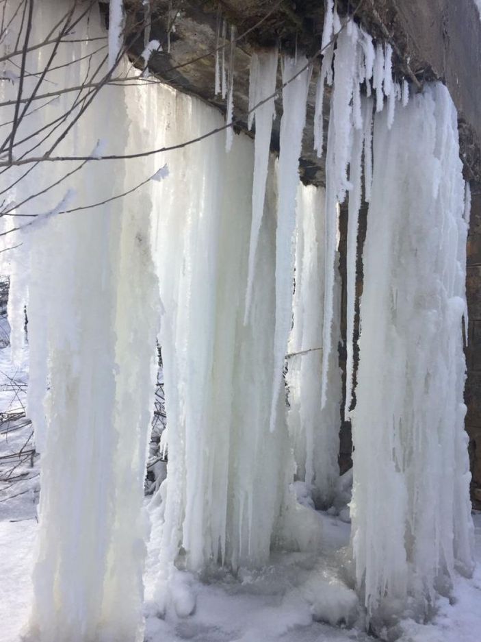 i Adana'da dev buz sarkıtları oluştu