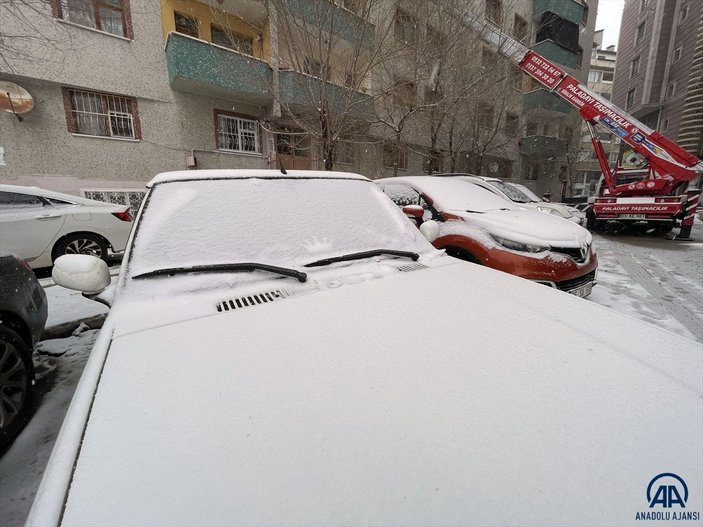 Erzurum ve Kars'ta soğuk hava hayatı olumsuz etkiliyor