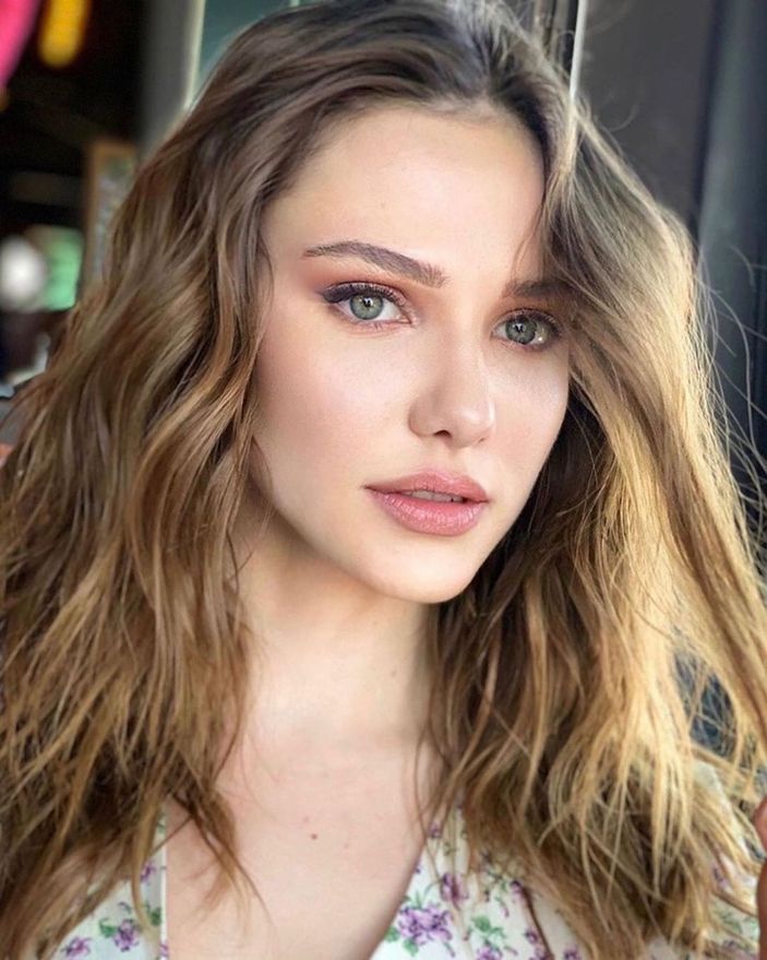 Süslü Korkuluk'ta Çağatay Ulusoy'un partneri Maraşlı'dan! Rus güzeli ekranlara dönüyor...