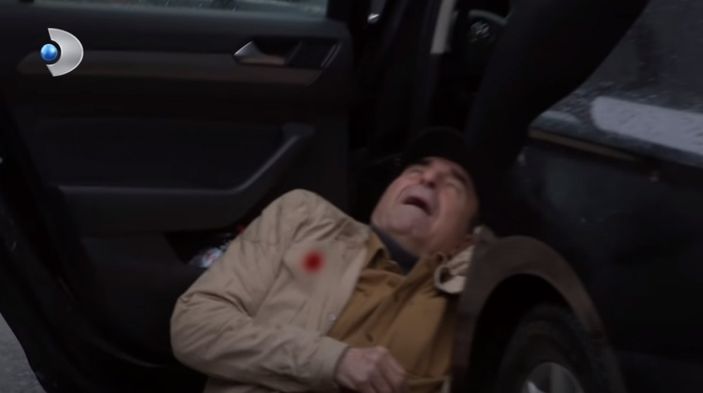 Arka Sokakların kalpleri kıran sahnesi! Rıza Baba'ya kurşun yağarken...