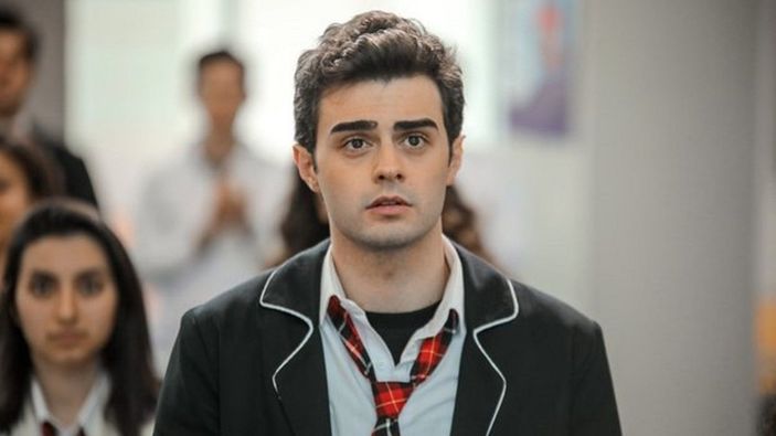 Kardeşlerim setinde panik! Başrollerden o haber geldi...