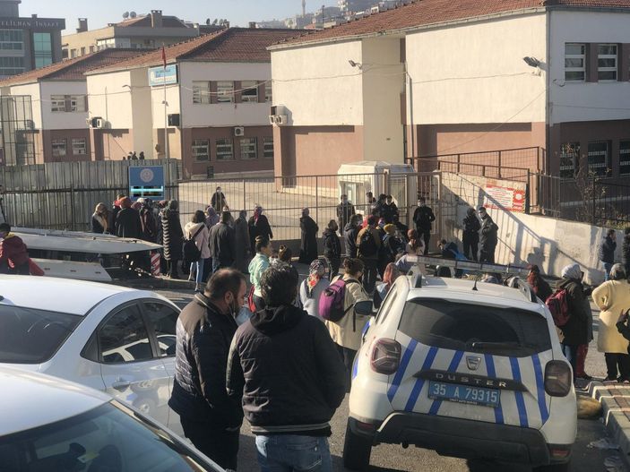 İzmir'deki okulda taciz gerginliği