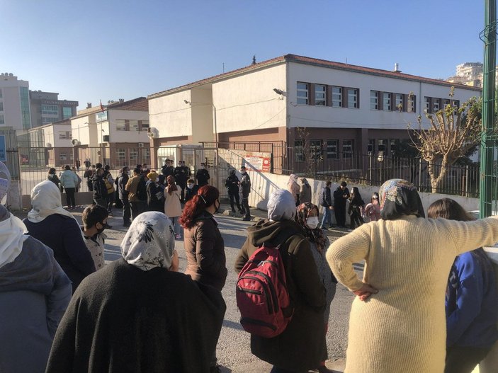 İzmir'de öğrencileri taciz eden kantincinin sözleşmesi feshedildi