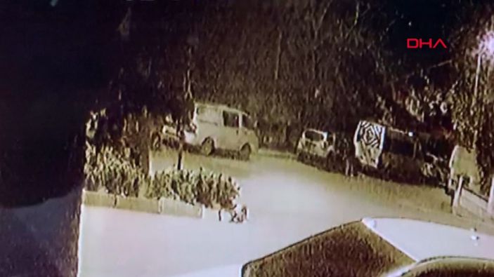 Büyükçekmece'de otomobili kundakladılar