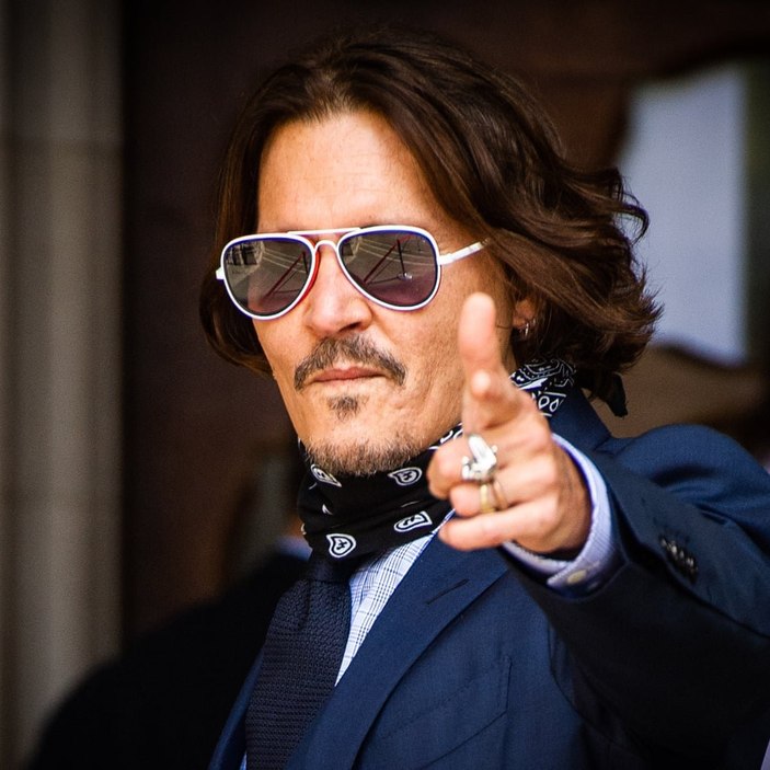 Engin Akyürek, Johnny Depp'i geçti