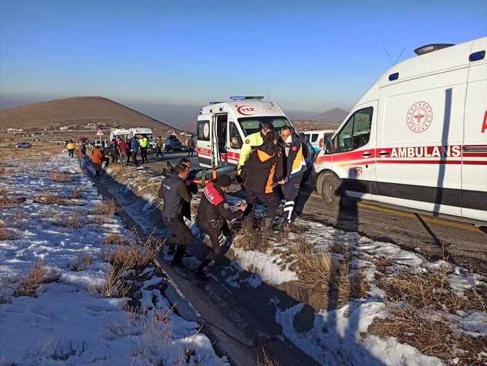 Kayseri'de öğrenci otobüsü devrildi: 1 ölü, çok sayıda yaralı