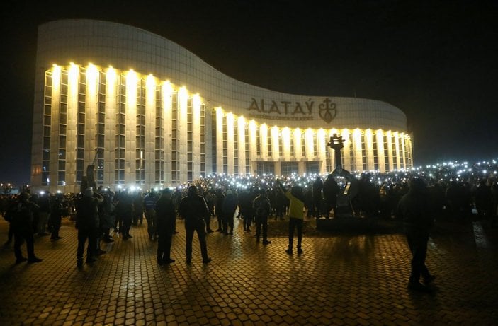 Kazakistan'da protestolar: OHAL ilan edildi