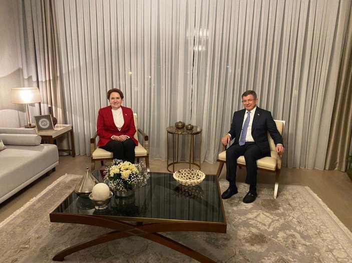 Meral Akşener, Ahmet Davutoğlu'nu ziyaret etti