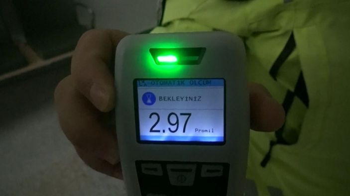 Aksaray’da alkollü sürücü polise güçlük çıkardı