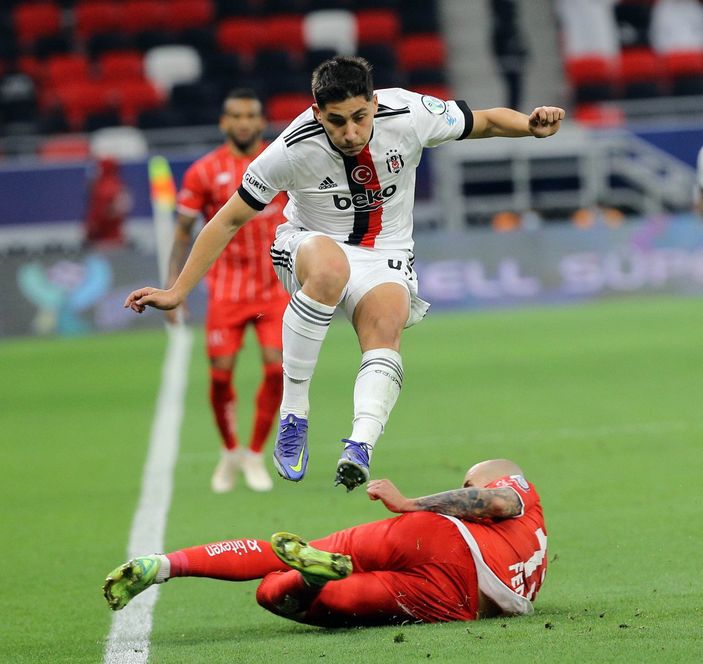 Emirhan İlkhan, futboluyla alkış aldı